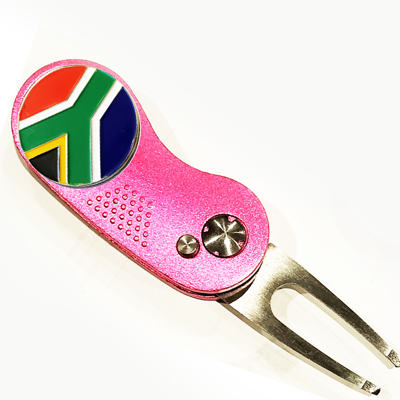 Customised Divot Tools - Golf Gifts UK - Golf wrapped up