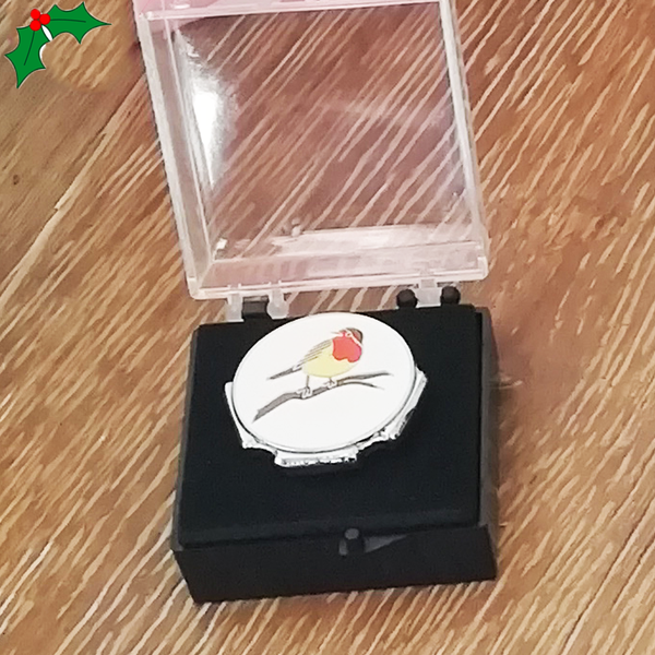 Enamel Robin Ball Marker and Visor Clip in Presentation Box - Golf Gifts UK - Golf wrapped up